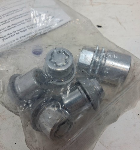 Ford locking wheel - wheel, nuts