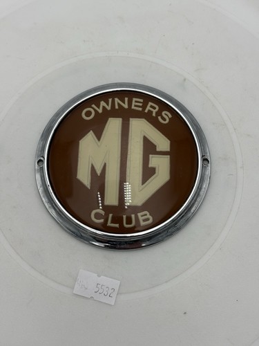 Owners club motor car badge - mg,