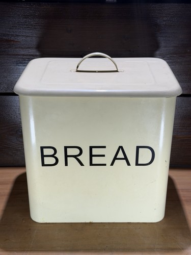 Vintage style enamel - style, bread