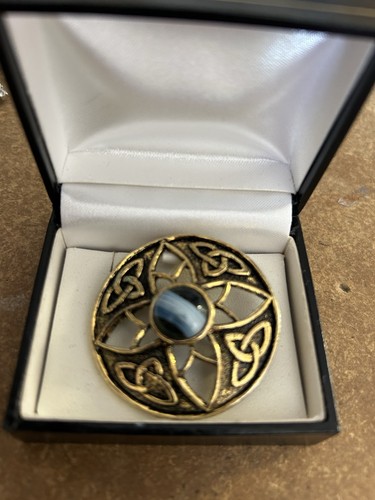 Gold celtic style brooch - gold, with