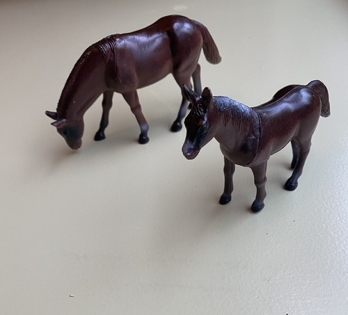 Toy horse figures mare foal - &,