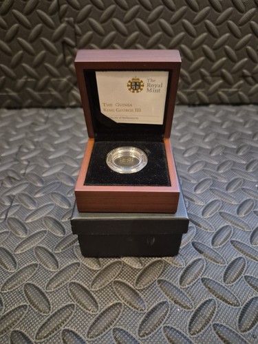 Royal mint walnut box - walnut, the