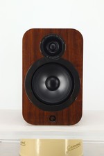 Q Acoustics 3030i Standmount Speakers very good condition, box, 3 month warranty