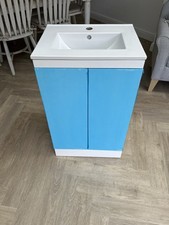 White gloss two-door bathroom