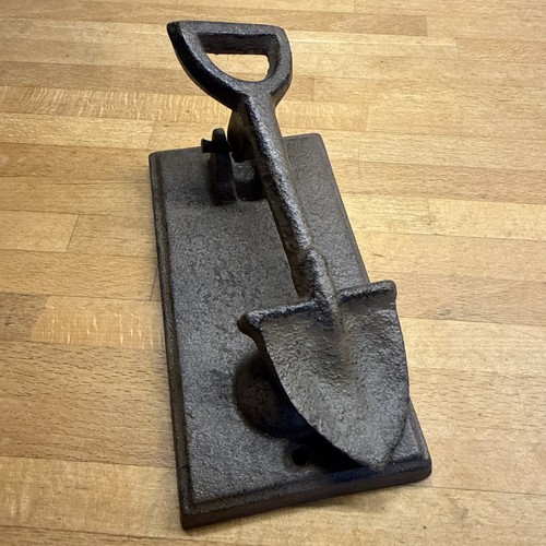 Heavy cast door - heavy,