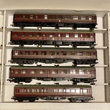 MAINLINE/DAPOL OO RAKE OF 5 DIFFERENT BR MAROON COACHES 1ST/BRAKE/RESTAURANT/STD