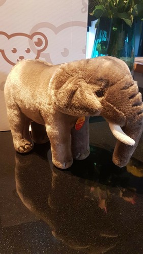 Steiff yello elephant ean - 'yello',