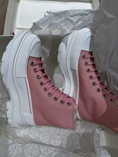 ALEXANDER MCQUEENAlexander McQueen Tread Slick Boots 'Pink'