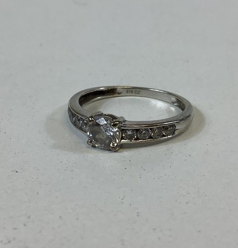 Ladies 9ct white gold cubic - 9ct,