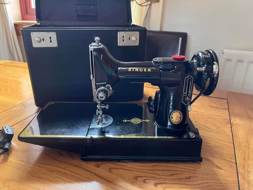Singer sewing machine - , (221