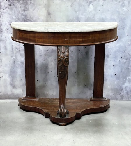 Victorian half round hall - half,