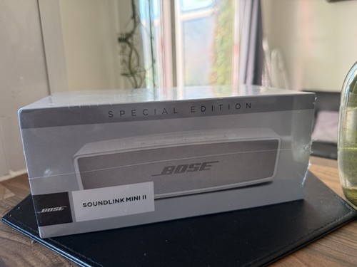 New sealed bose soundlink - new,