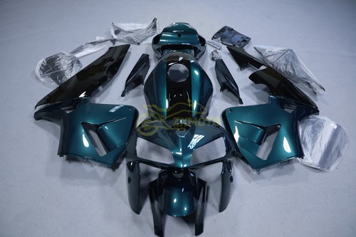 Dark metallic green black - dark,