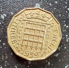 British 3 Pence Coin - Queen