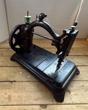 Antique Cast Iron Victorian sewing machine