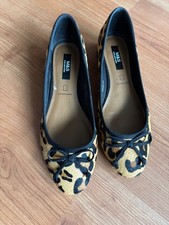 marks and spencer pumps
