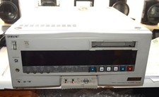 SONY DIGITAL VIDEOCASSETTE RECORDER DSR-80P DVCAM.