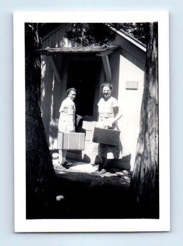 Old vintage photo pair women - pair,