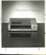 1983 Press Photo Slim Line Magnavox FD 2000 SL Compact Disc Digital Audio Player