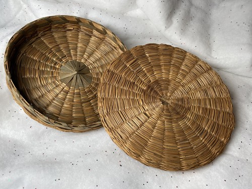 Vtg covered lidded straw - vtg,