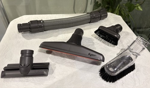 Genuine dyson vacuum - dyson, v6