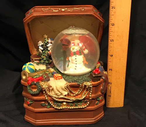Musical christmas toy - toy, chest