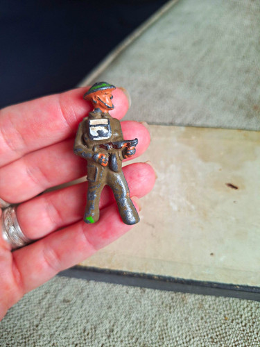 Vintage painted metal toy - metal,