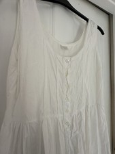 White Cotton Sleevless Dress