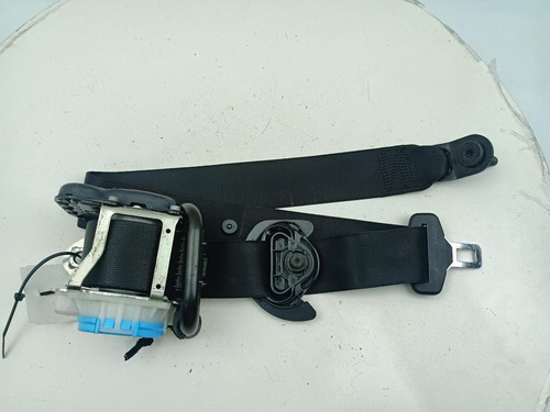 Mercedes class seat belt - mercedes,