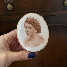 Queen Elizabeth 2 II