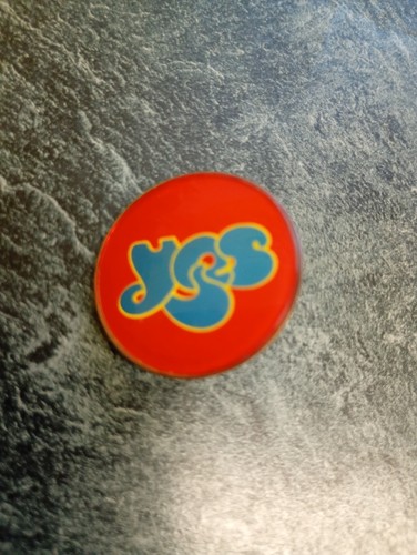 Yes round enamel - yes, badge