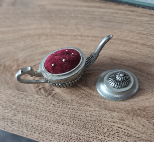 Williams pewter - a.,
