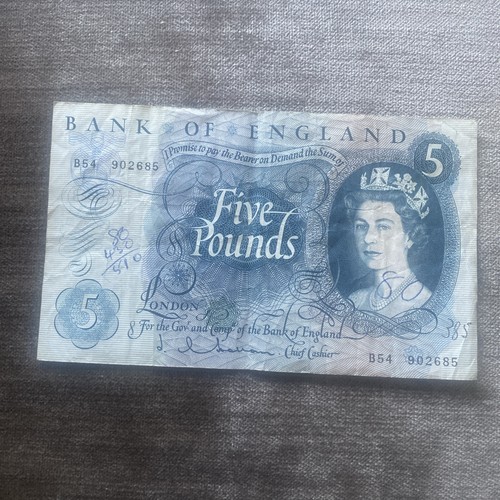 Bank england 5 hollom - bank,