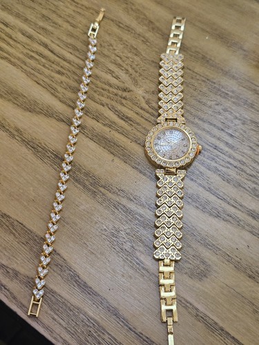 Women watch and bracelet set - and,