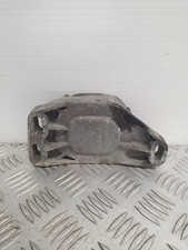 2005 AUDI A4 1.9 Tdi Gearbox Mount  8E0199335A 