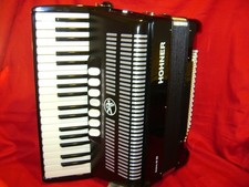 HOHNER BRAVO 111 96 BASS ACCORDION