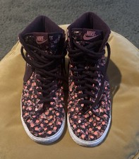 Nike x Liberty Blazer Mid Vintage sneaker in the Belmont. Size 7 . Women’s