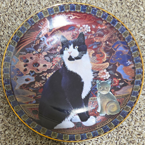 Danbury mint cats - mint, around