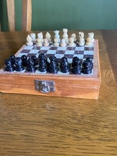 Beautiful Vintage stone/onyx travel chess set in box
