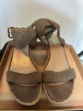Russell & Bromley Beige Women’s Wedge Sandals Size 8