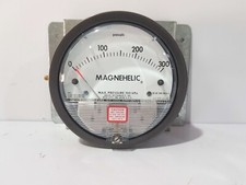 DWYER MAGNEHELIC 0-300 PA