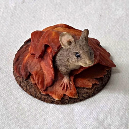 Mounted mouse - mounted,