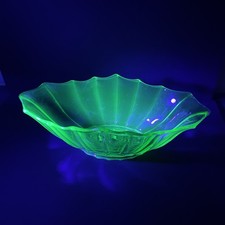 Vintage Art Deco Oval Wavy