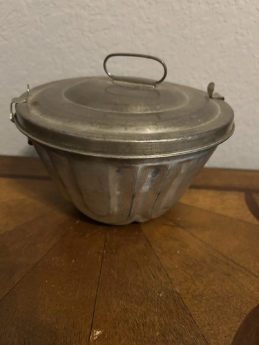 Vintage metal steamed pudding - metal,