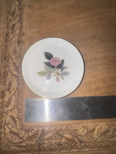 Wedgwood hathaway bone china - hathaway,