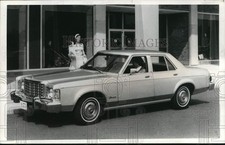 1974 Press Photo Couple with