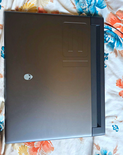 Alienware m18 18in - r2,