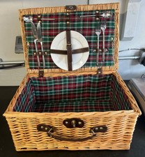 Wicker Picnic Hamper With Lid
