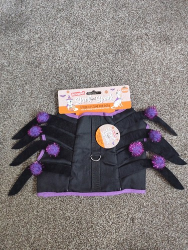 Medium black and - medium, pom