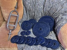 World Of Health Weights And Tricep Bar. 2x 20kg, 2x 7.5kg, 10x 2.5kg, 2x 1.25kg